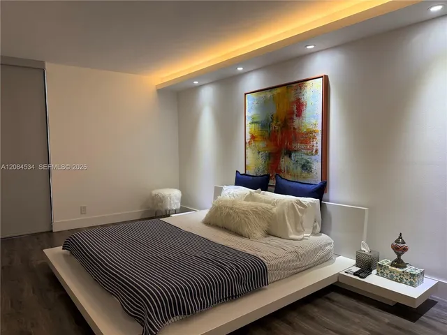 2-bedroom home at 20301 W Country Club Drive #1530, Aventura