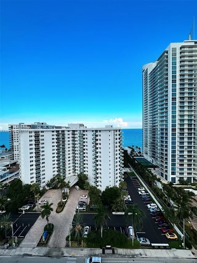 1-bedroom rental at 3000 S Ocean Drive #1606, Hollywood