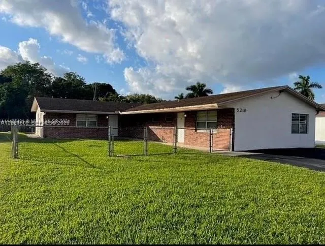 3-bedroom rental at 5219 SW 43rd Terrace #2, Dania Beach