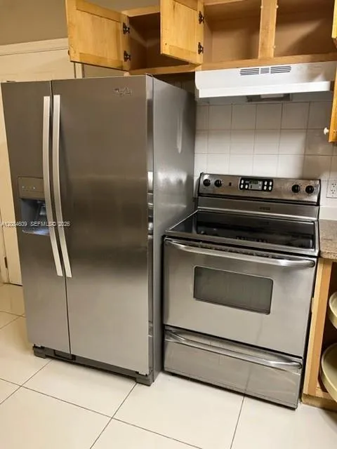 2-bedroom rental at 103 SE 5th Street #b, Dania Beach