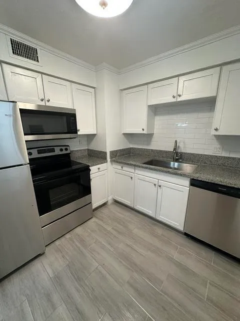 2-bedroom rental at 6505 Winfield Boulevard #B-29, Margate