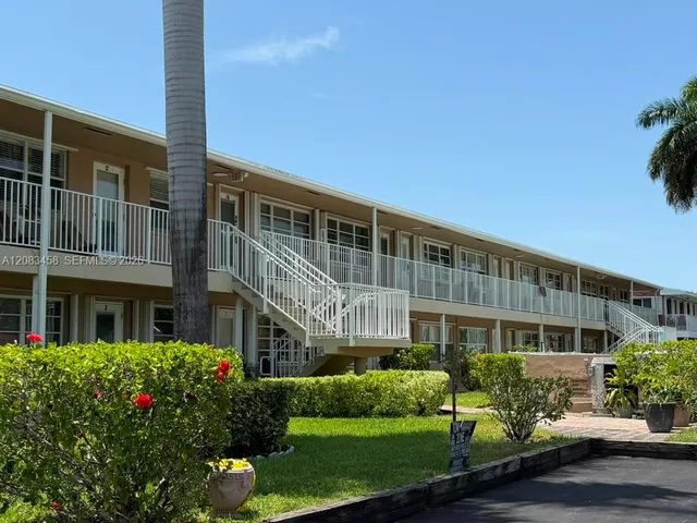 1-bedroom rental at 500 Layne Boulevard #15, Hallandale Beach