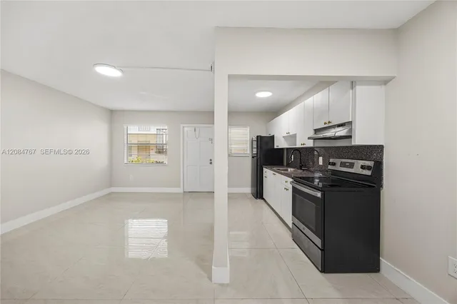 1-bedroom rental at 1720 Cleveland Street #111W, Hollywood