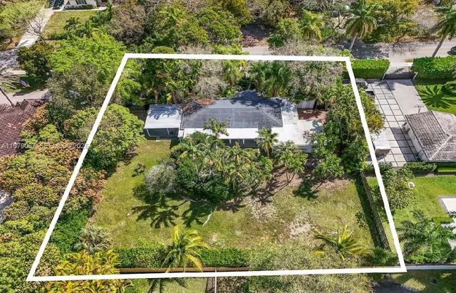 Land at 9330 SW 72nd Avenue, Pinecrest