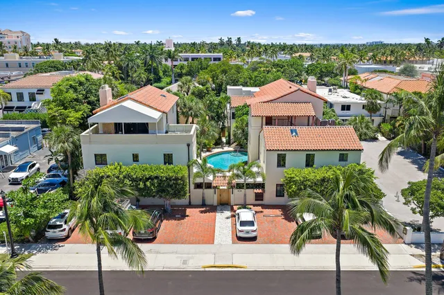 2-bedroom home at 214 Chilean Avenue, Palm Beach