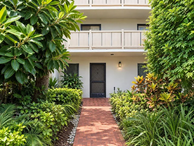 2-bedroom home at 6585 KENSINGTON Lane #102, Delray Beach