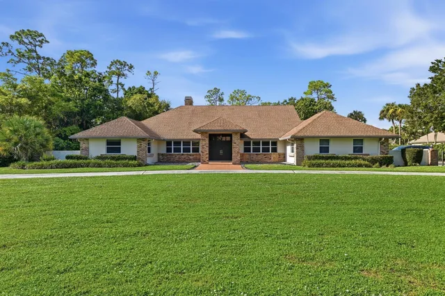 4-bedroom home at 13670 Doubletree Trail, Wellington