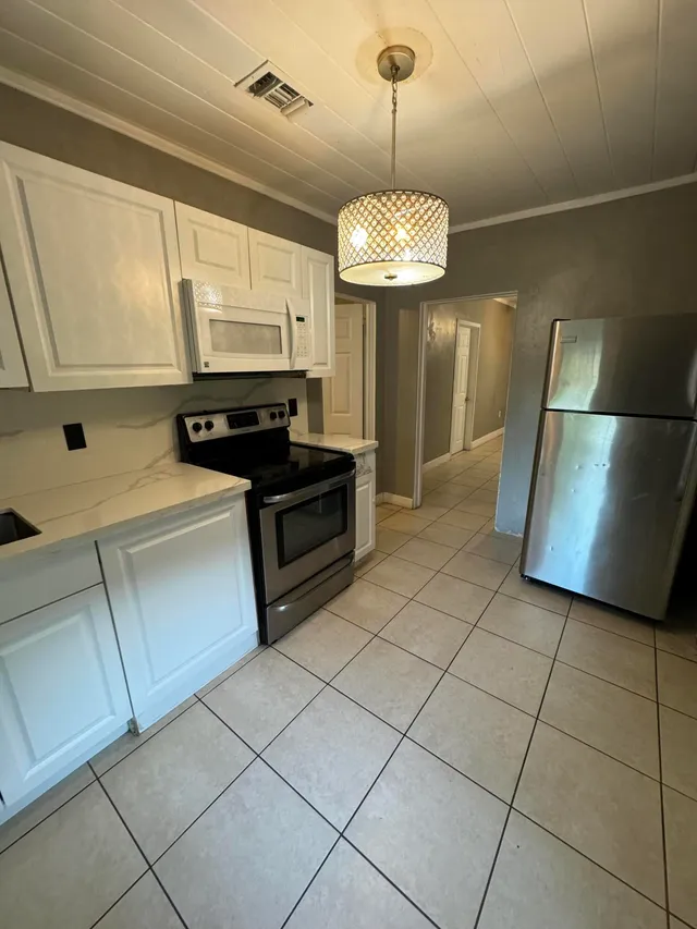 2-bedroom rental at 715 S B Street, Lake Worth Beach