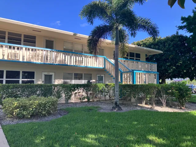 1-bedroom rental at 209 CAMDEN I, West Palm Beach