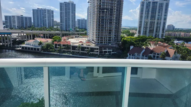 1-bedroom rental at 19390 COLLINS Avenue #1225, Sunny Isles Beach