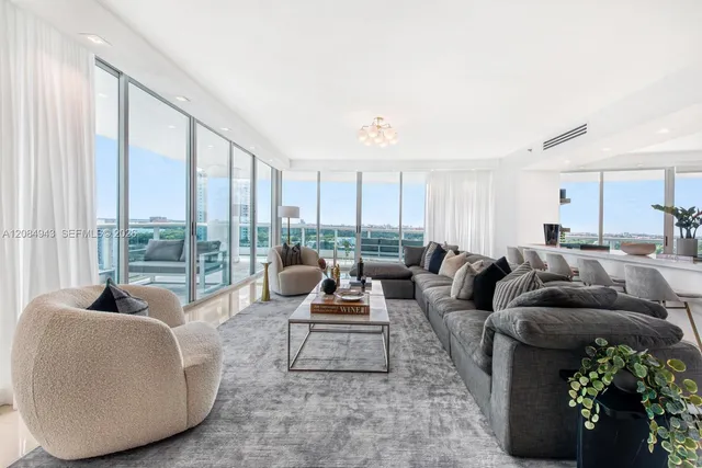 2-bedroom home at 2127 Brickell Avenue #1605, Miami