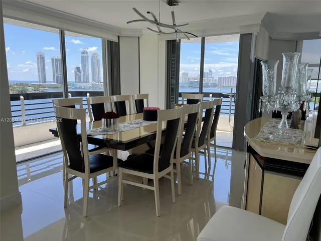 3-bedroom home at 3530 Mystic Pointe Drive #1215, Aventura