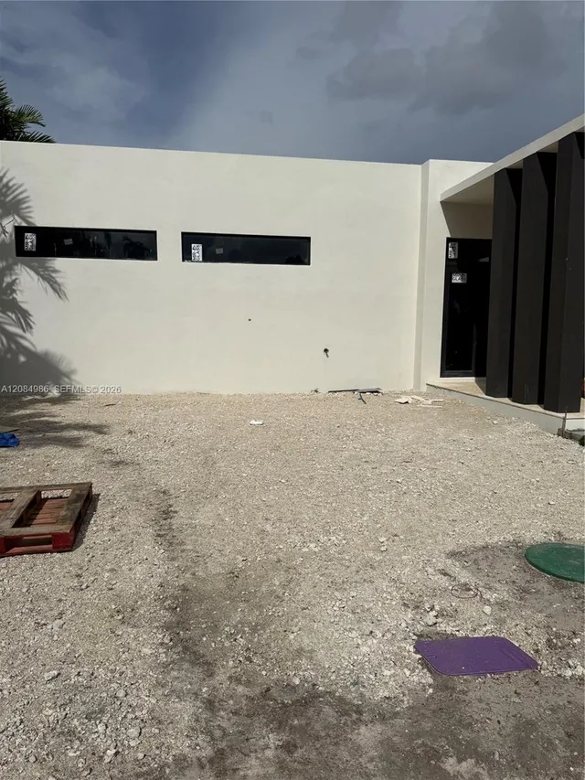 4-bedroom home at 2920 SW 104th Court, Miami