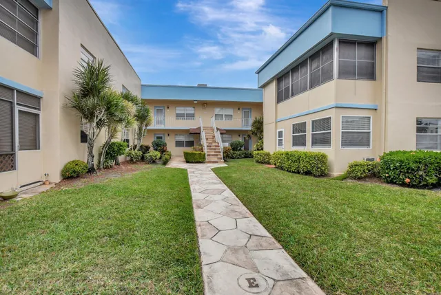 2-bedroom home at 204 Burgundy E, Delray Beach