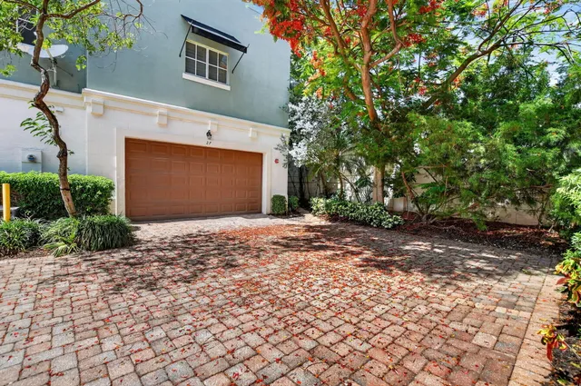 3-bedroom home at 27 NW Hawthorne Place, Boca Raton