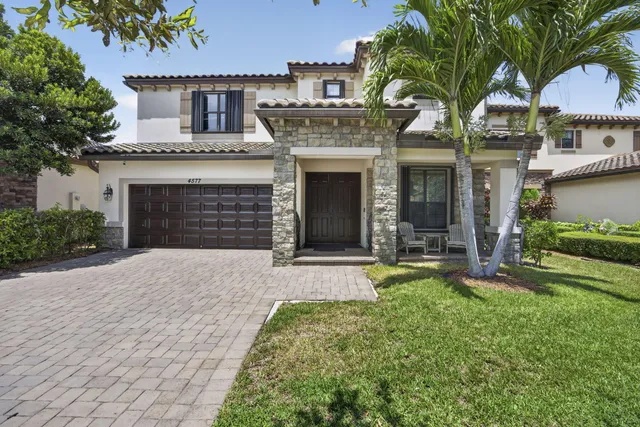4-bedroom home at 4577 Willow Run Way, Lake Worth