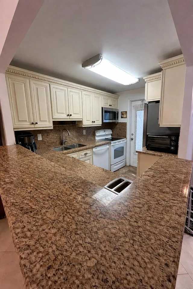 2-bedroom home at 400 SE 10th Street #202, Deerfield Beach