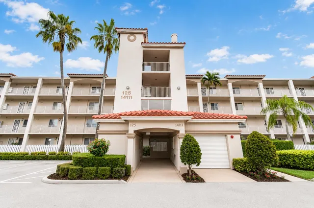 2-bedroom home at 14111 Royal Vista Drive #310, Delray Beach