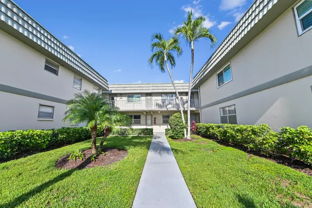2-bedroom home at 233 Monaco Boulevard E, Delray Beach