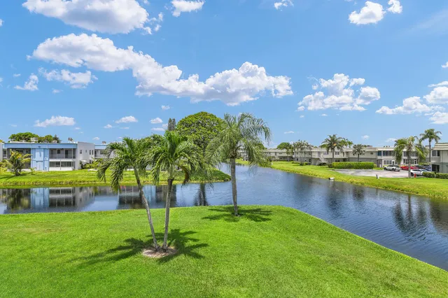 1-bedroom home at 359 Saxony Trail #H, Delray Beach