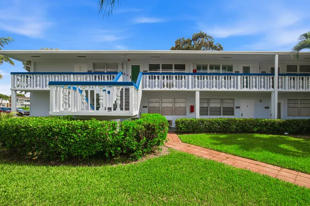 1-bedroom home at 350 Farnham Q #350, Deerfield Beach