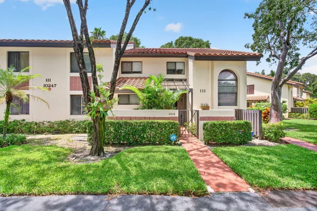 3-bedroom home at 10247 N Circle Lake Drive #102, Boynton Beach