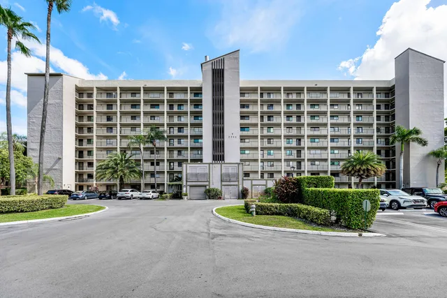 2-bedroom home at 2205 S CYPRESS BEND Drive #302, Pompano Beach