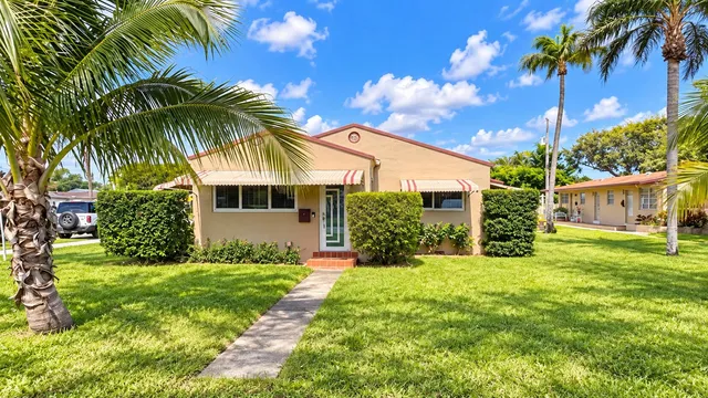 4-bedroom home at 2347 HARDING Street, Hollywood