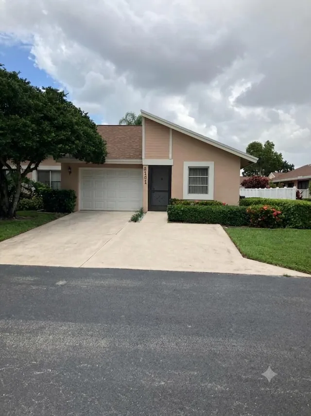 2-bedroom home at 8101 Sweetbriar Way, Boca Raton