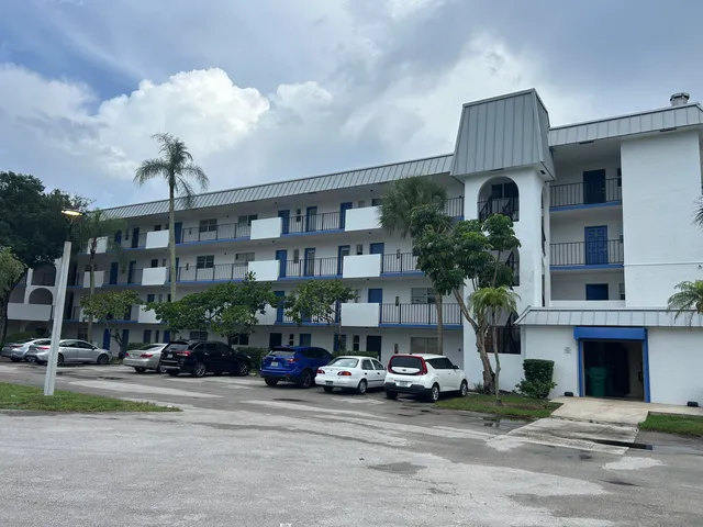 2-bedroom home at 6100 S Falls Cir Drive #105, Lauderhill