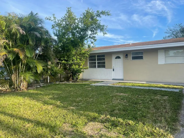 2-bedroom home at 6902 SW 15th Street, North Lauderdale