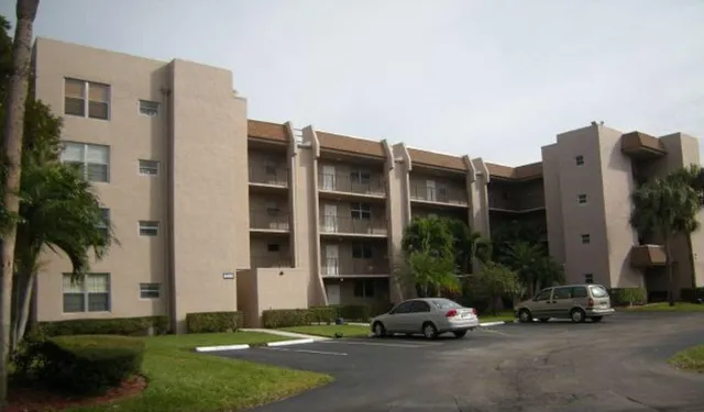 2-bedroom home at 9460 Tangerine Place #207, Davie