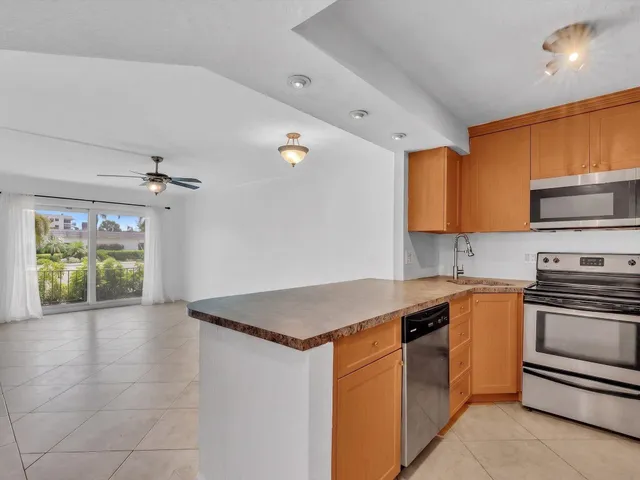 1-bedroom home at 3002 NE 5th Terrace #105-B, Wilton Manors