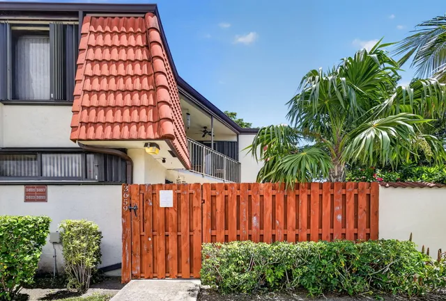 2-bedroom home at 3659 VICTORIA Drive, West Palm Beach