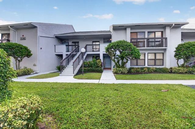2-bedroom home at 5086 Golfview Court #1622, Delray Beach
