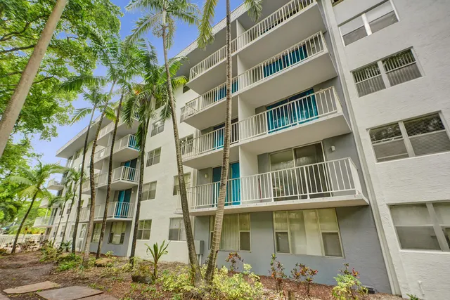 1-bedroom rental at 1805 SANS SOUCI Boulevard #421, North Miami