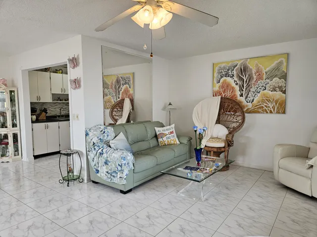 1-bedroom rental at 224 Burgundy E, Delray Beach