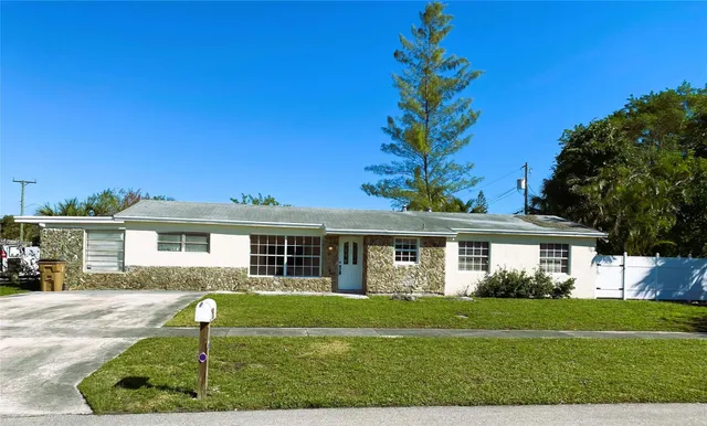 2-bedroom rental at 320 NW 4th Avenue #1, Deerfield Beach