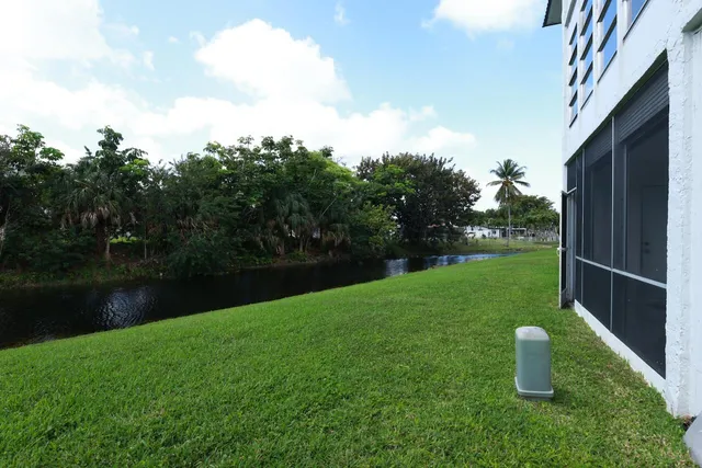 2-bedroom rental at 6570 Royal Palm Boulevard #106j, Margate