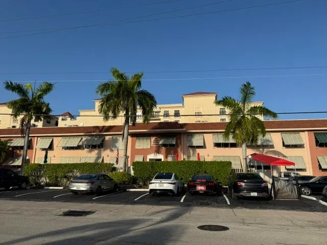 2-bedroom rental at 2400 NE 33rd Avenue #208, Fort Lauderdale