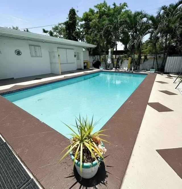 2-bedroom rental at 825 NE 6th Street #2, Hallandale Beach