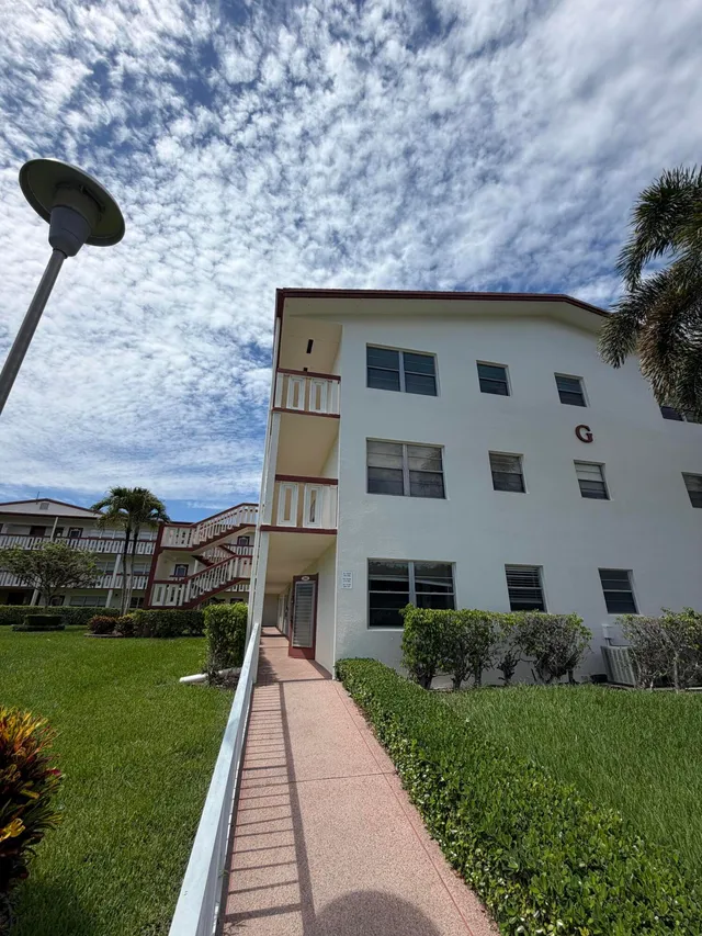 2-bedroom rental at 266 Brighton G, Boca Raton
