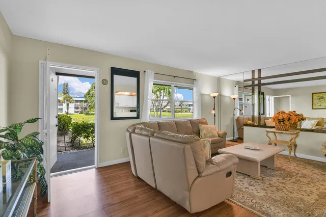 1-bedroom rental at 359 Saxony Trail #H, Delray Beach
