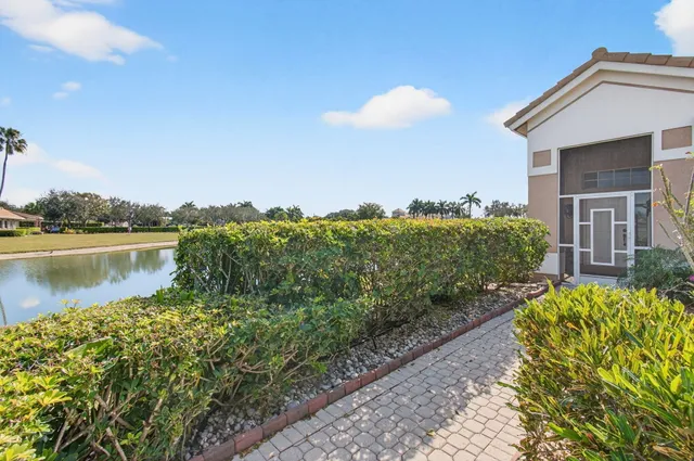 3-bedroom rental at 6862 SWANSEA Lane, Boynton Beach