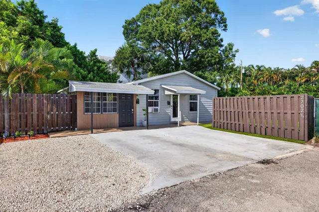 1-bedroom rental at 2702 NE 9TH Avenue #1/2, Wilton Manors