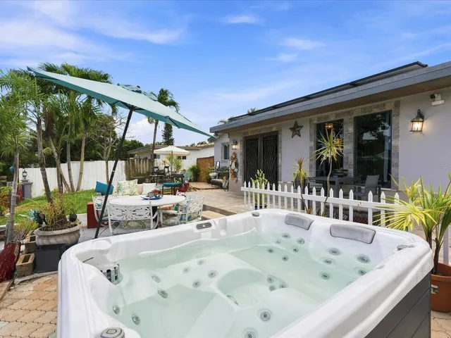 3-bedroom rental at 707 SW 3RD Avenue, Hallandale Beach