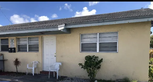 3-bedroom rental at 403 NW 2nd Street, Hallandale Beach