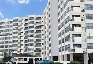 1-bedroom rental at 1300 NE Miami Gardens Drive #810e, Miami