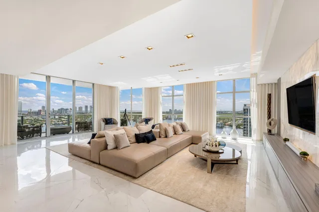 3-bedroom rental at 17301 Biscayne Boulevard #Ph-7, North Miami Beach