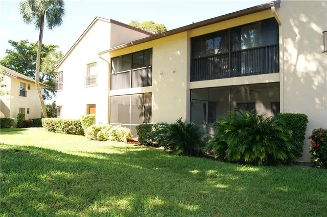 2-bedroom rental at 3781 Cocoplum Circle #3579, Coconut Creek